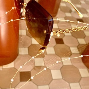 Salty Safari Sunglass Chain - Delicate Pearl Drops