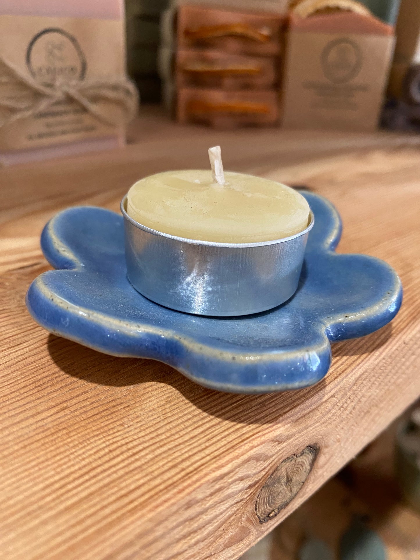 Queen B Beeswax Tea Light Candle (single)