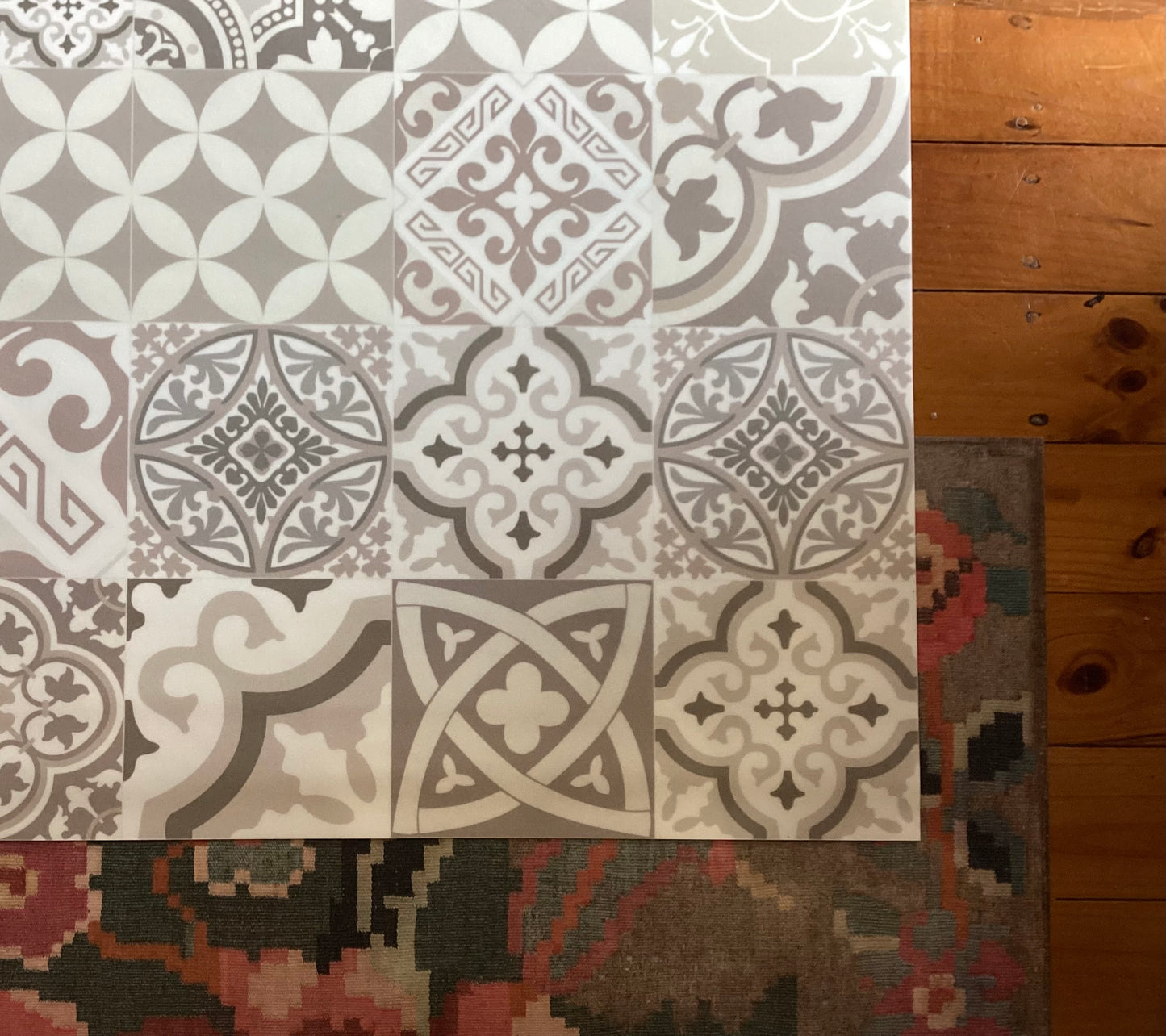 Beija Flor - Eclectic Natural Vinyl Rug (120cm x 195cm)