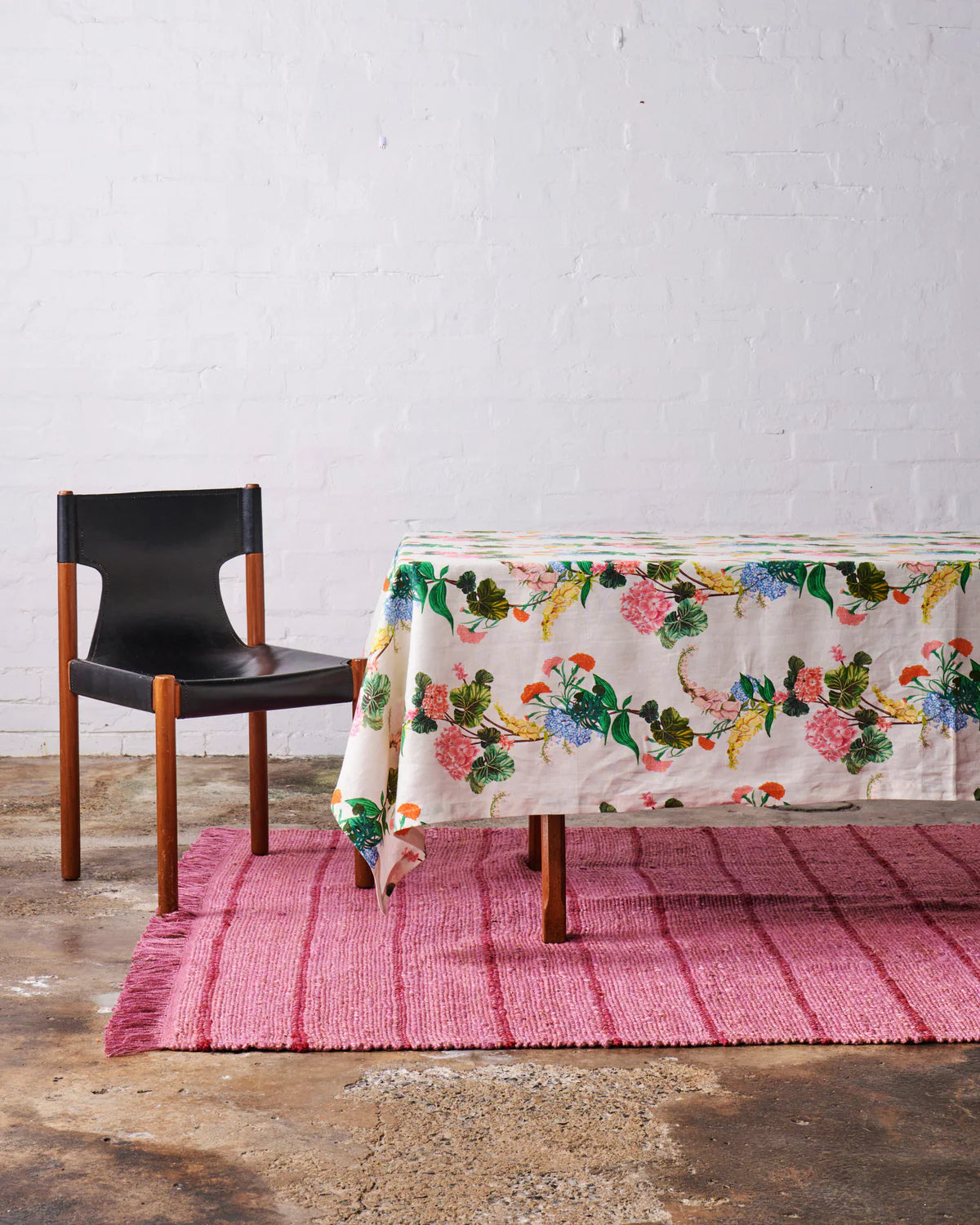 Kip & Co Bouquet Beauty Linen Tablecloth Standard