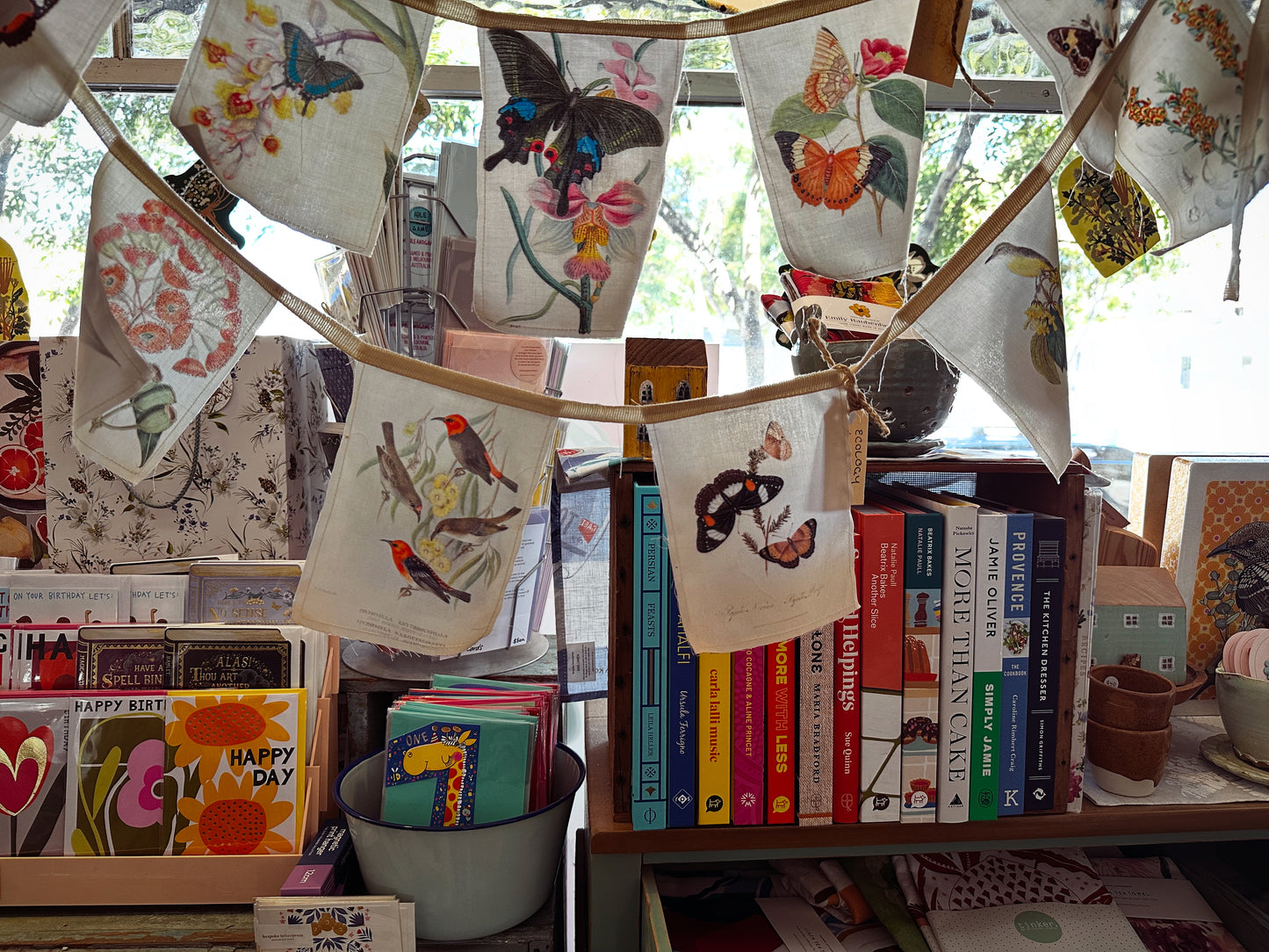 Lazybones Garland - Ecology