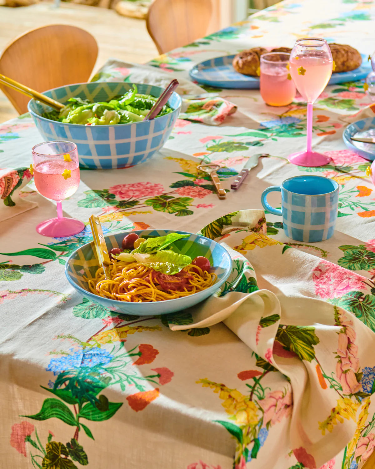 Kip & Co Bouquet Beauty Linen Tablecloth Standard