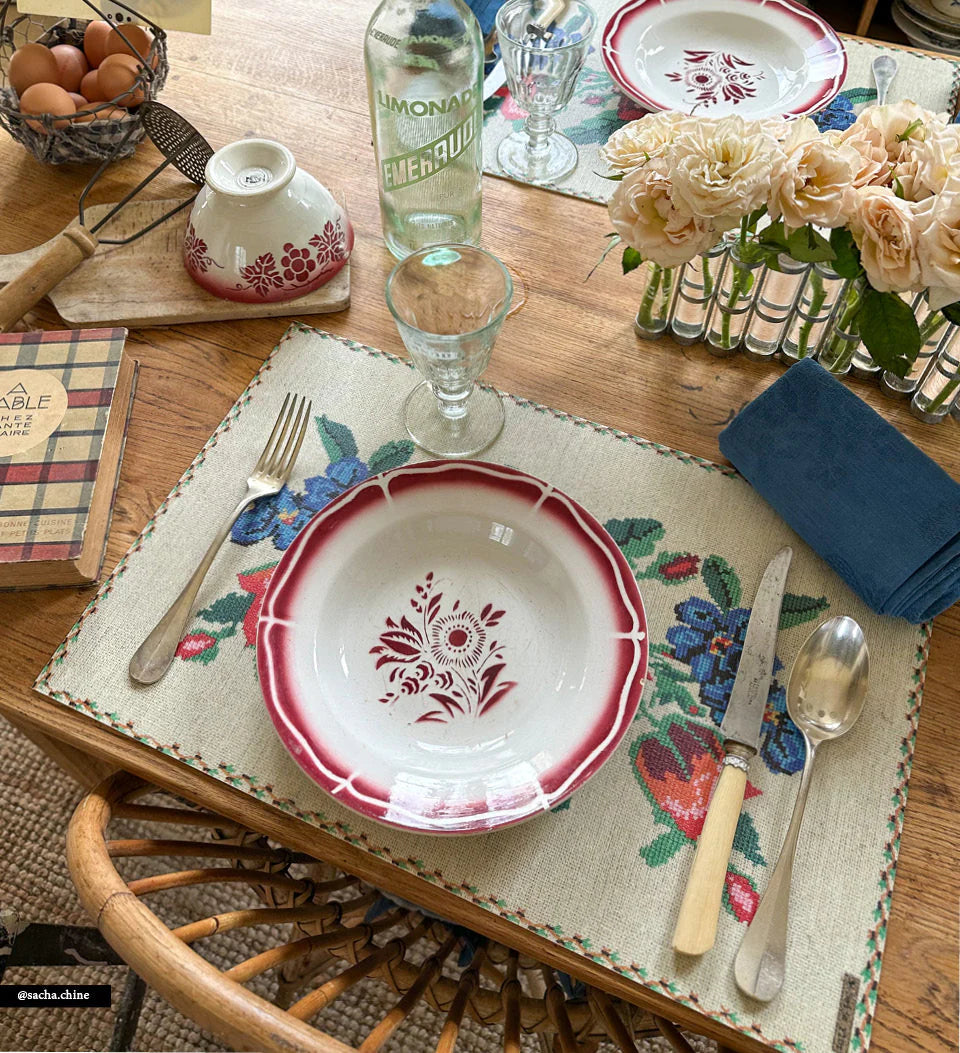 BEIJA FLOR - GOBELIN BEIGE VINYL PLACEMAT