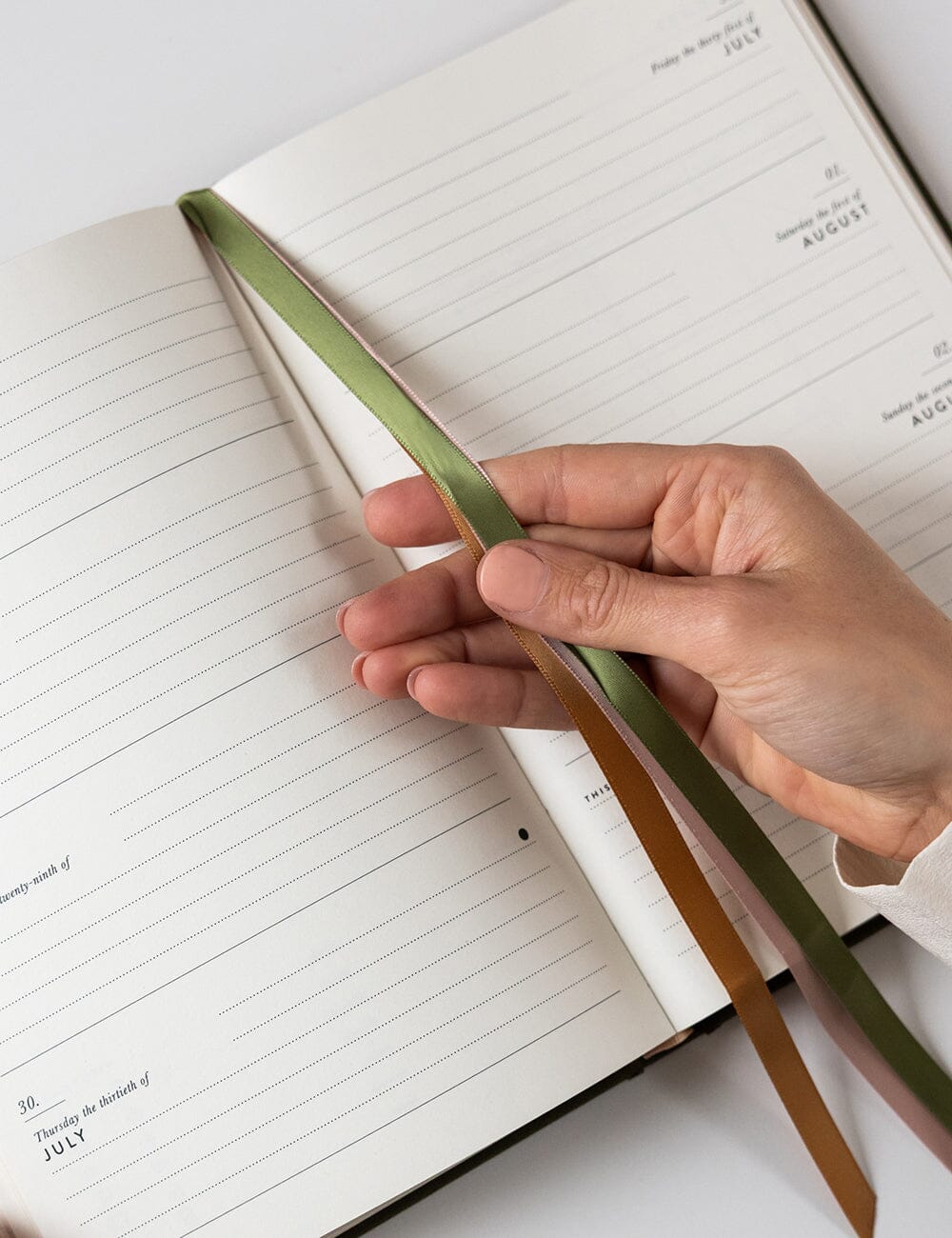 Bespoke Desktop 2026 Planner - Hunter Green