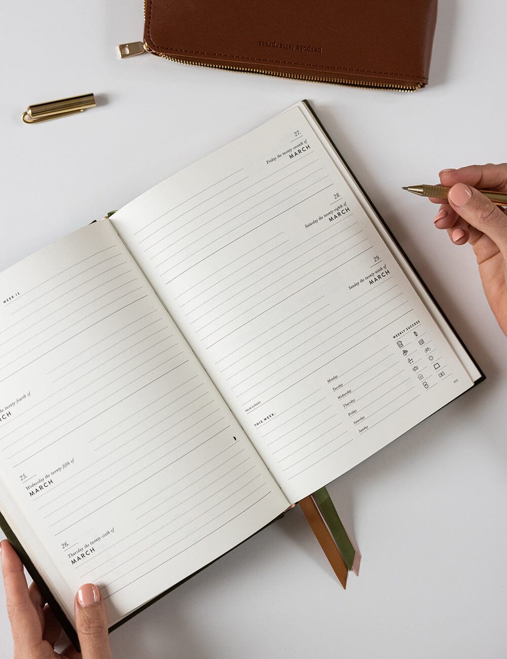Bespoke Desktop 2026 Planner - Hunter Green