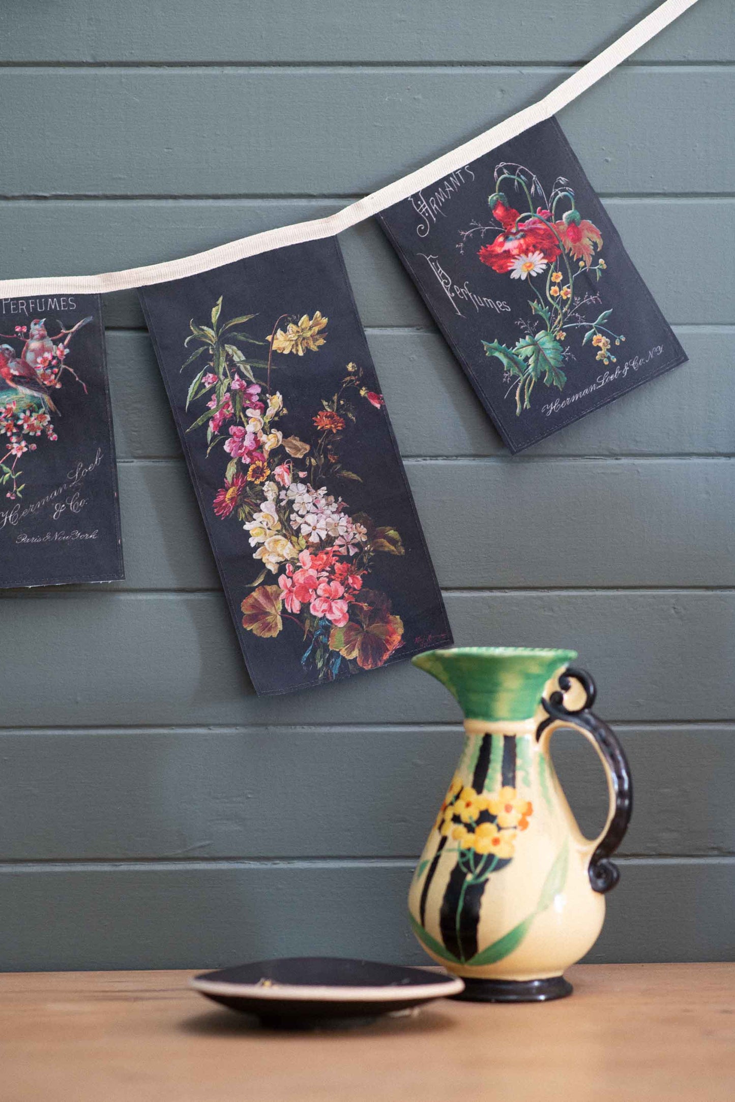 Lazybones Garland - Exquisite Perfumes