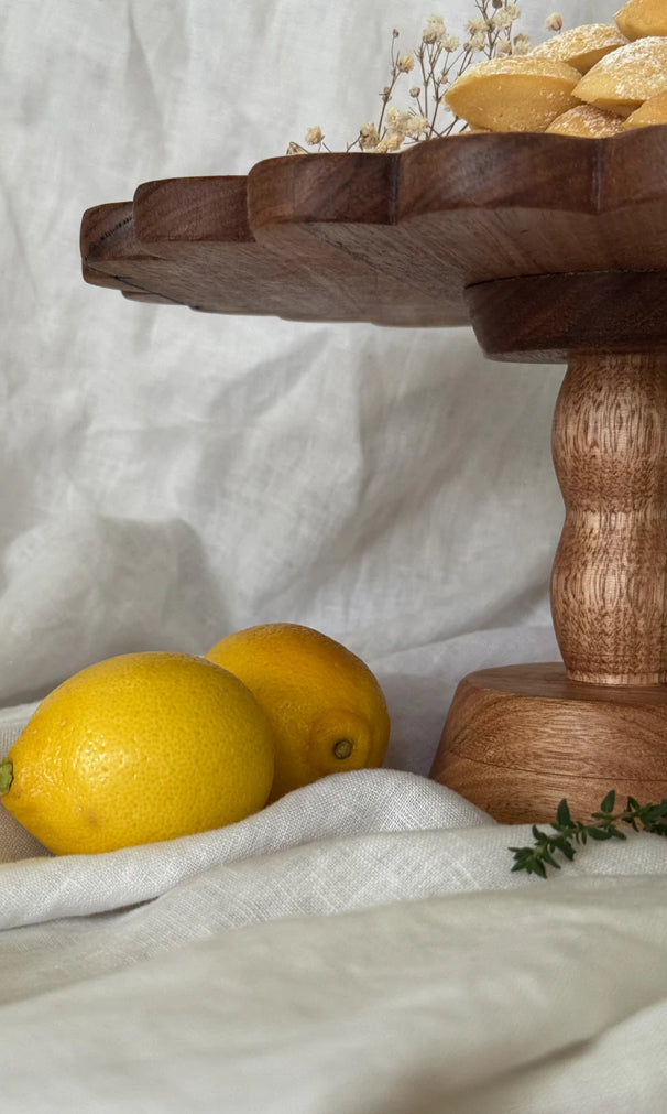 Ivy Alice Scalloped Cake Stand