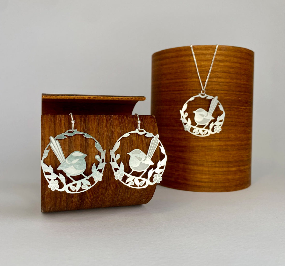 Go Do Good Necklace - Fairy Wren