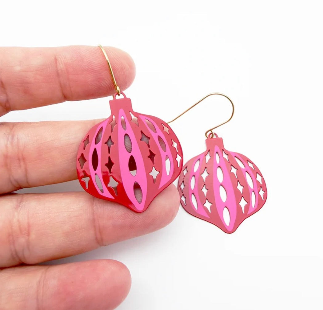 Denz earrings - Vintage Christmas Bauble - red and pink