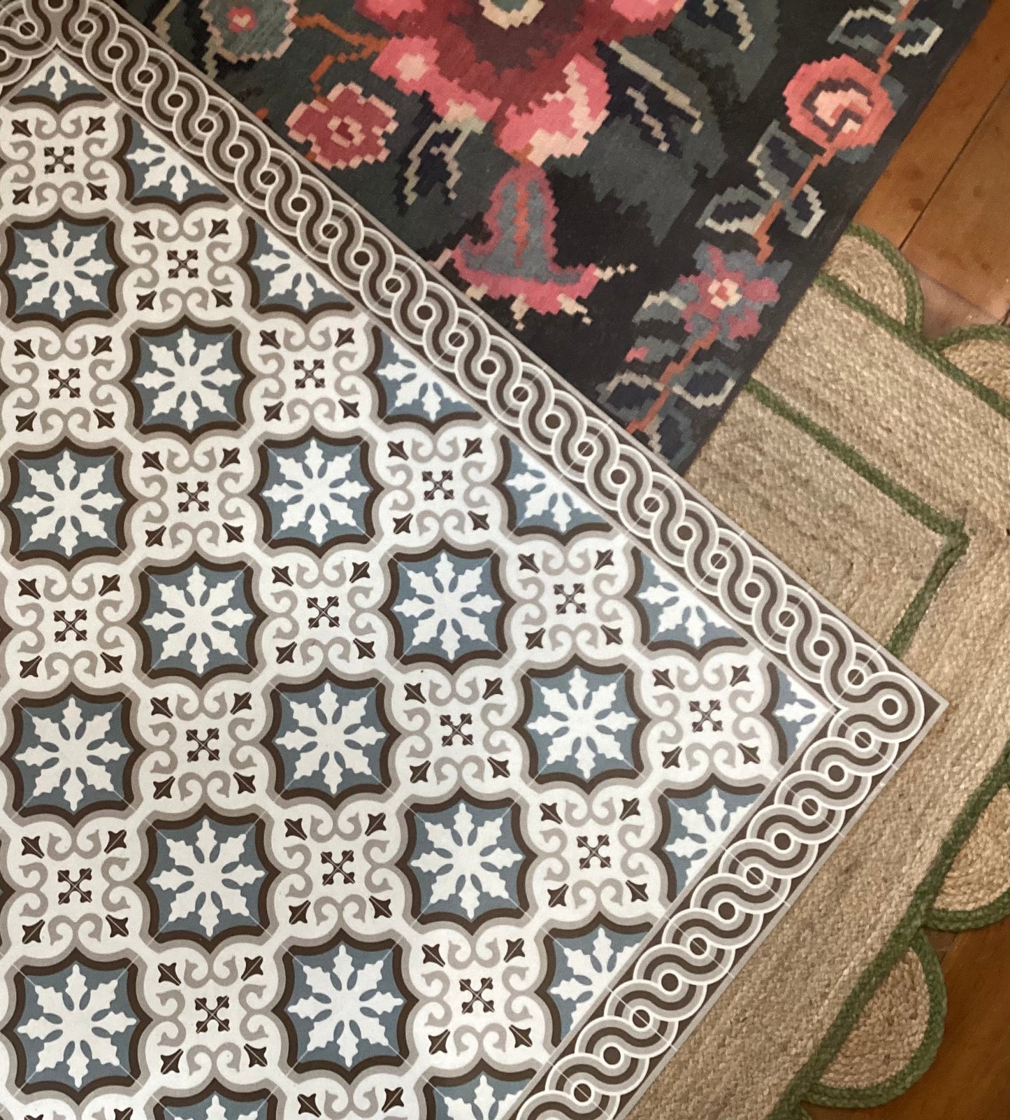Beija Flor - Mountain Classic Vinyl Rug (220cm x 140cm)
