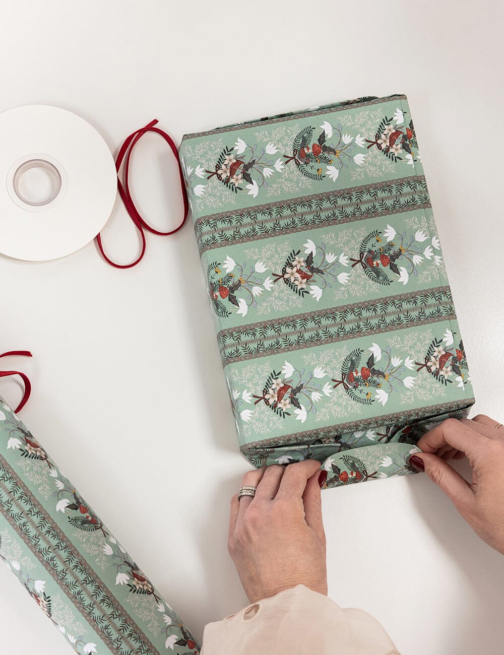 Bespoke Christmas Songbirds Gift Wrap 3m Roll