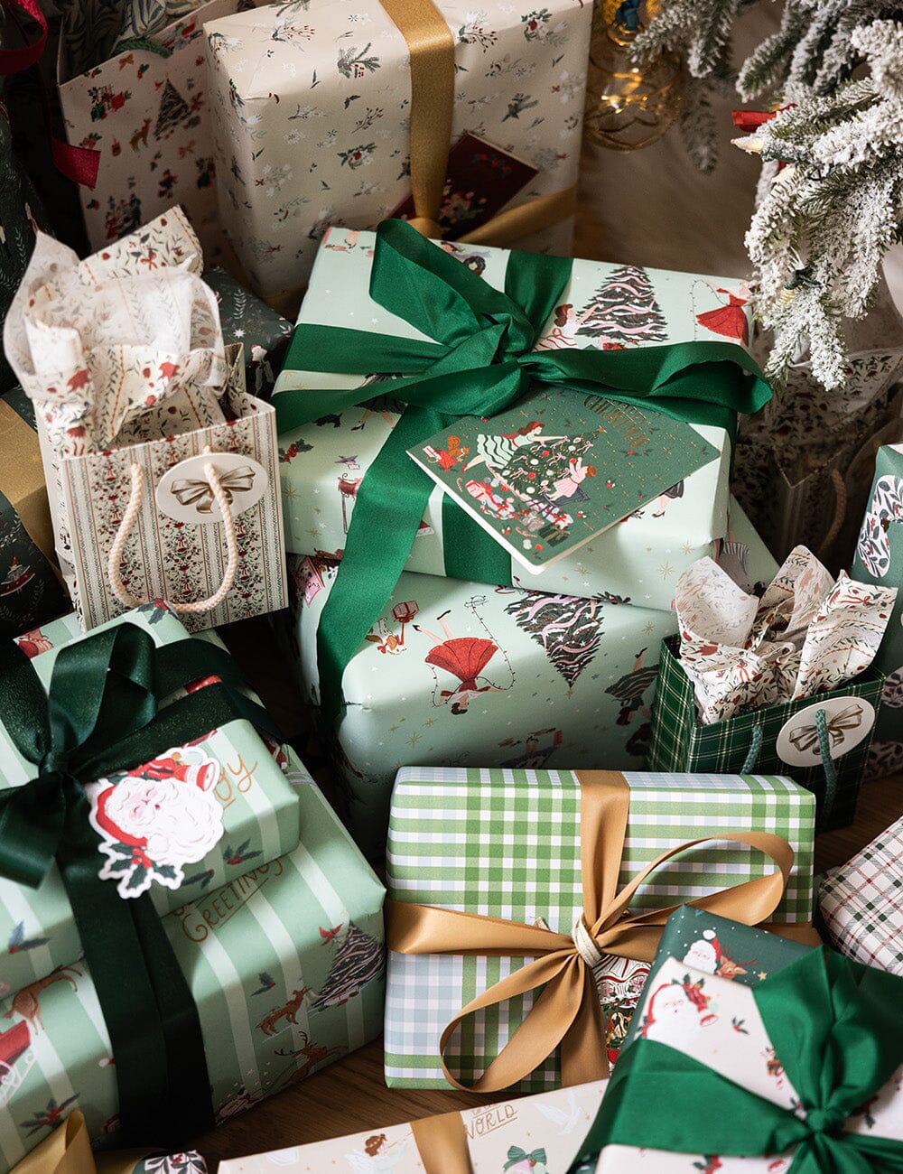 Christmas Ladies Gift Wrap 3m Roll