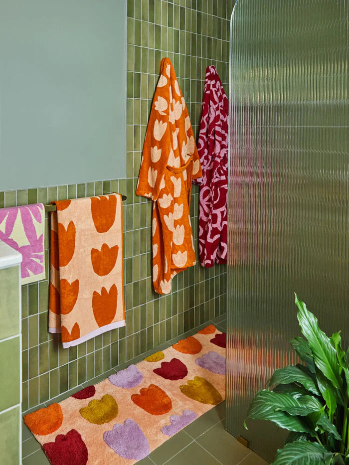 Mosey Me Tulip Bath Runner