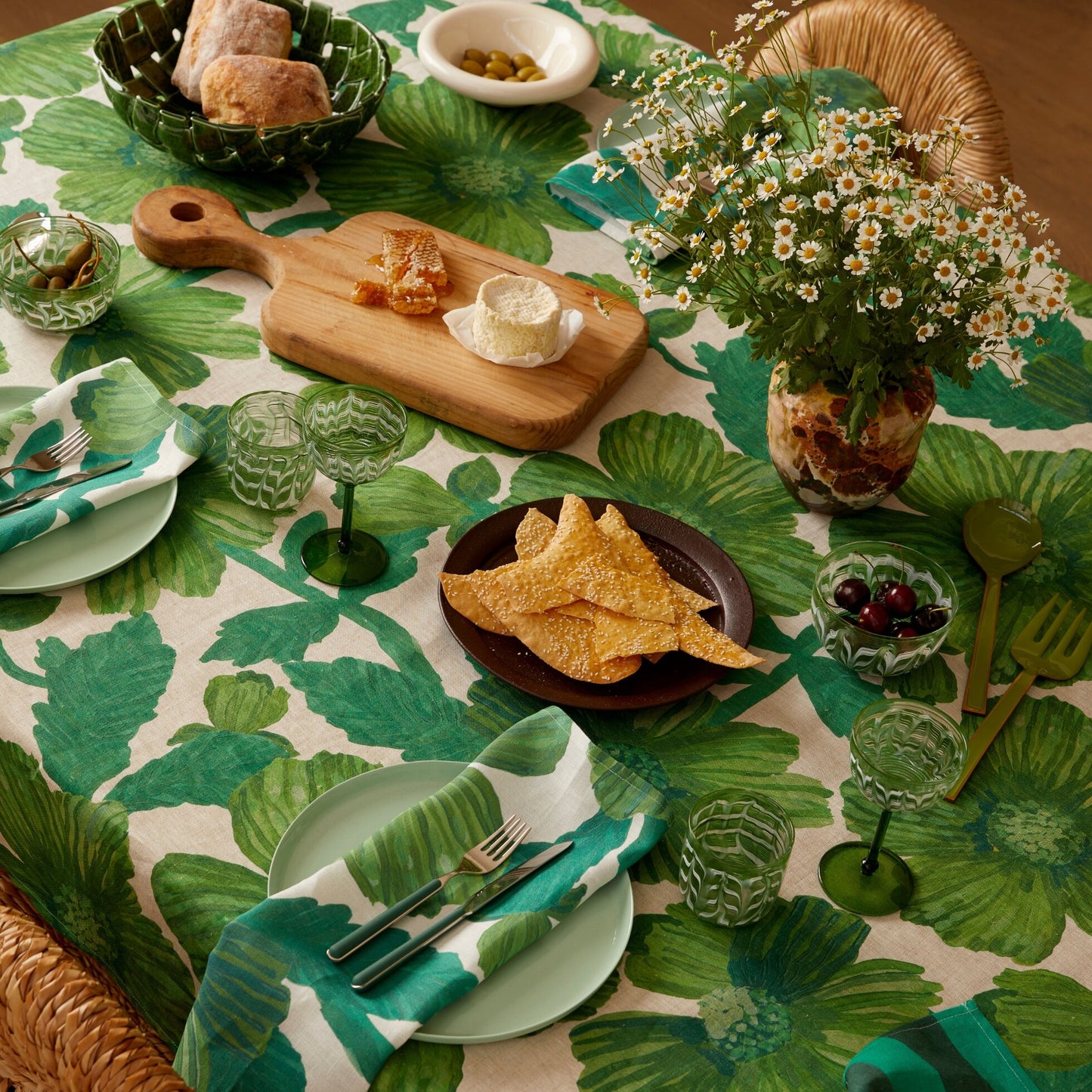 Bonnie and Neil Linen Leon Emerald Tablecloth