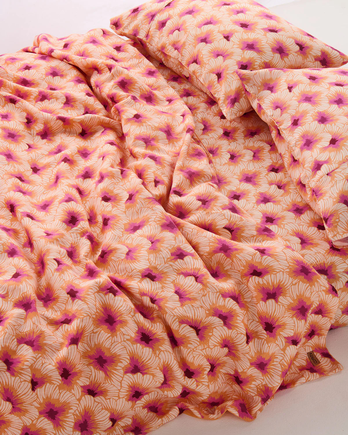 Kip and Co Fitted Sheet Peach Hibiscus