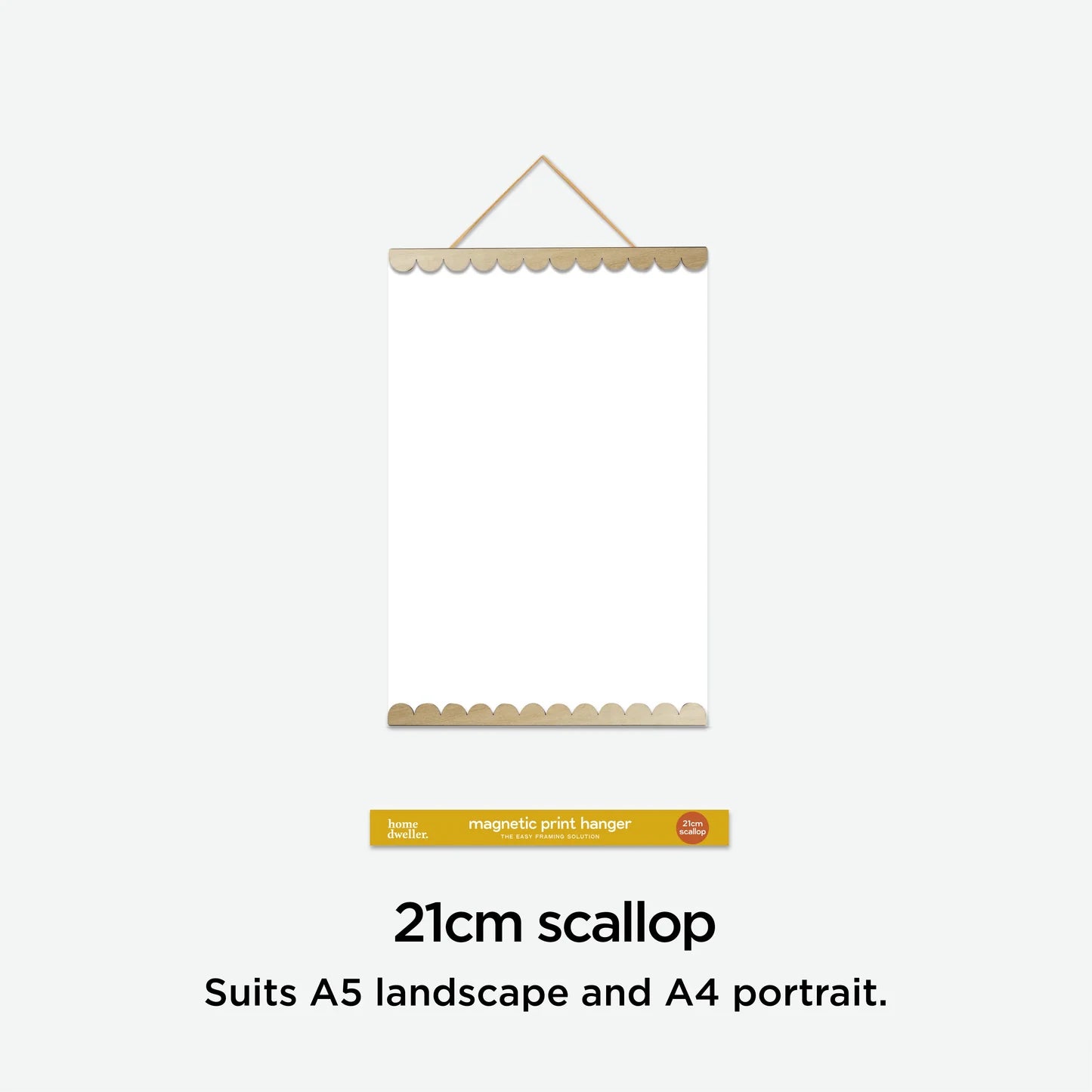21cm Scalloped Edge Magnetic Print Hanger Frame