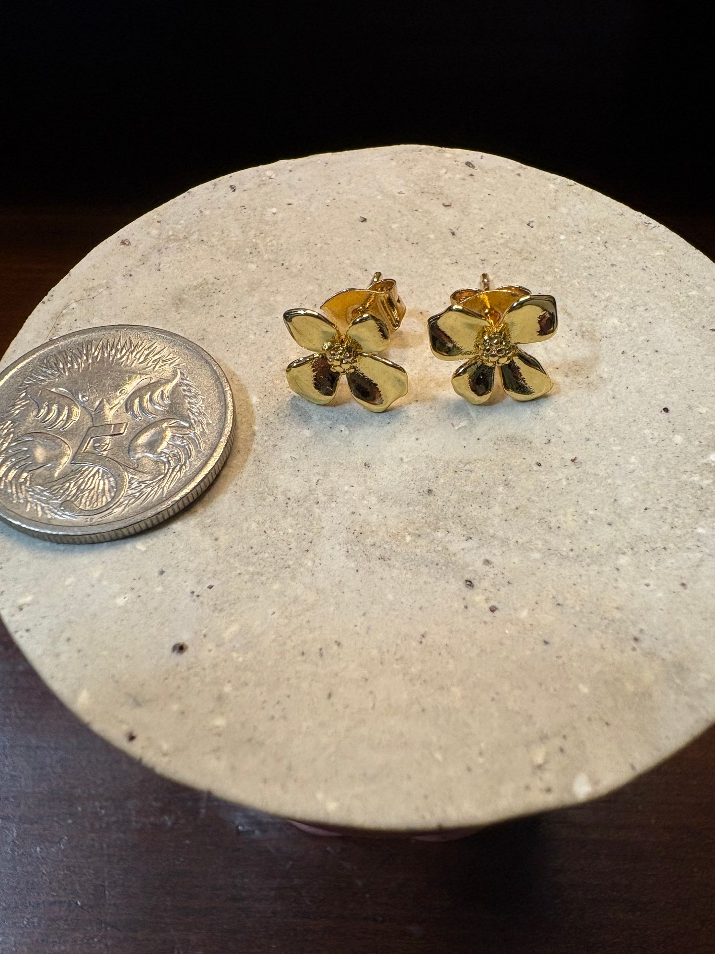 Small Flower Stud Earrings (gold)