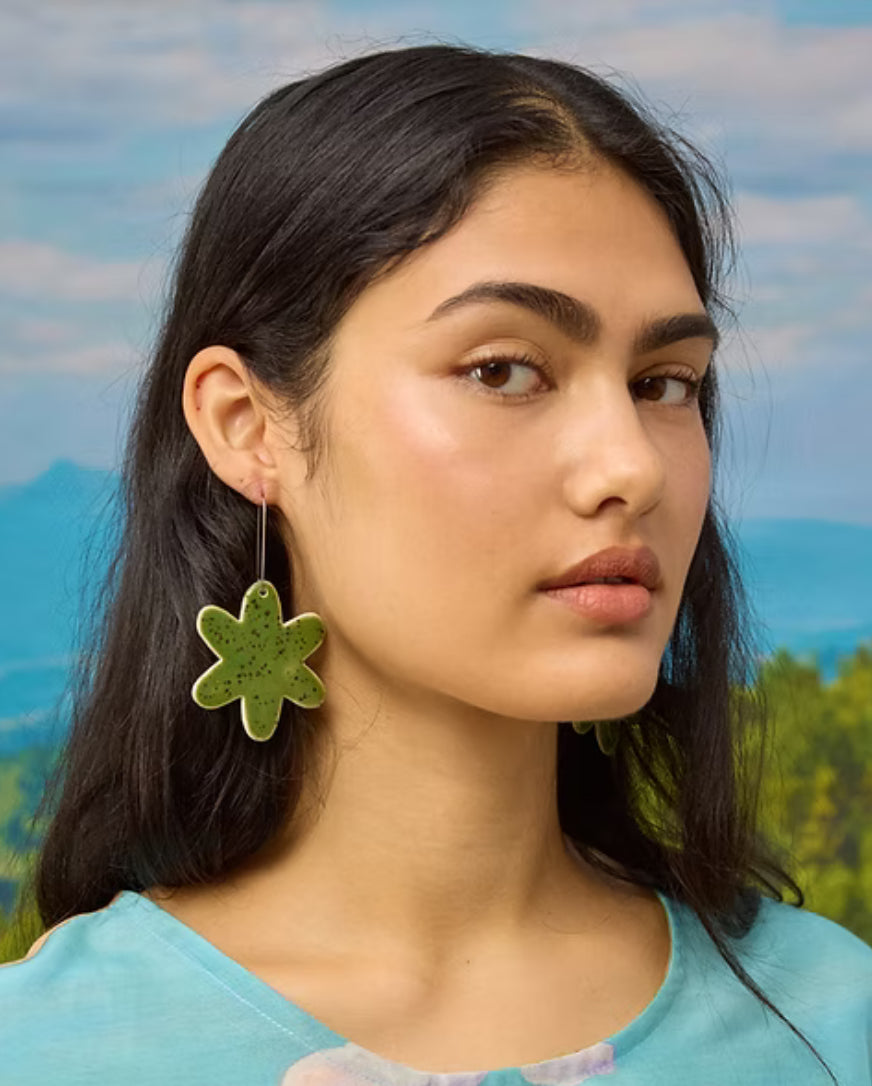 Togetherness Ceramic Flowerburst Earrings - Grass Green