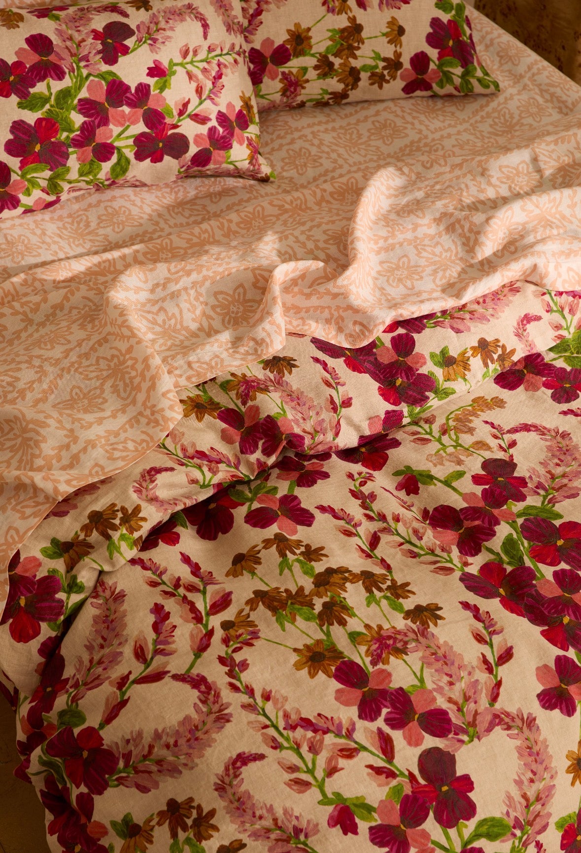 Bonnie and Neil Lupin Multi Quilt Cover
