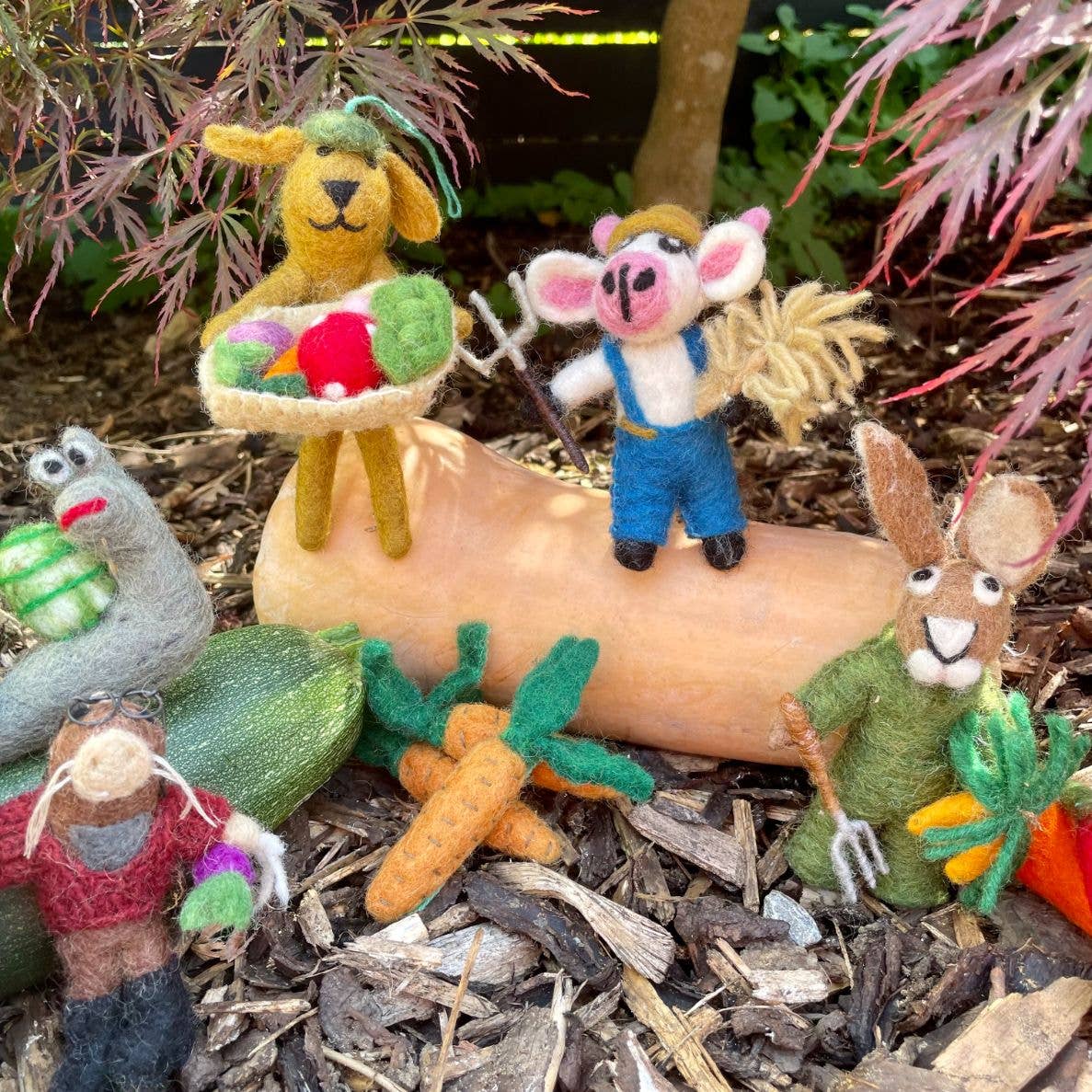 Handmade Felt Gordon the Gardening Hare Hanging Decoration