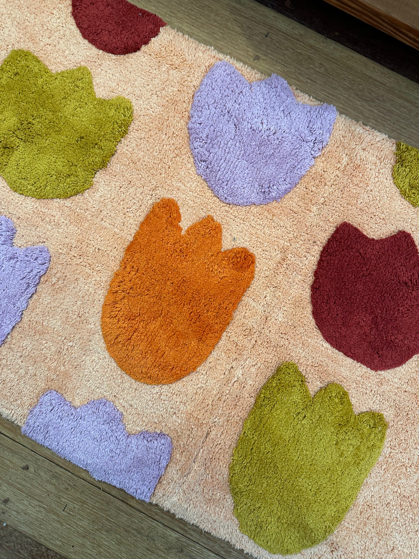 Mosey Me Tulip Bath Runner