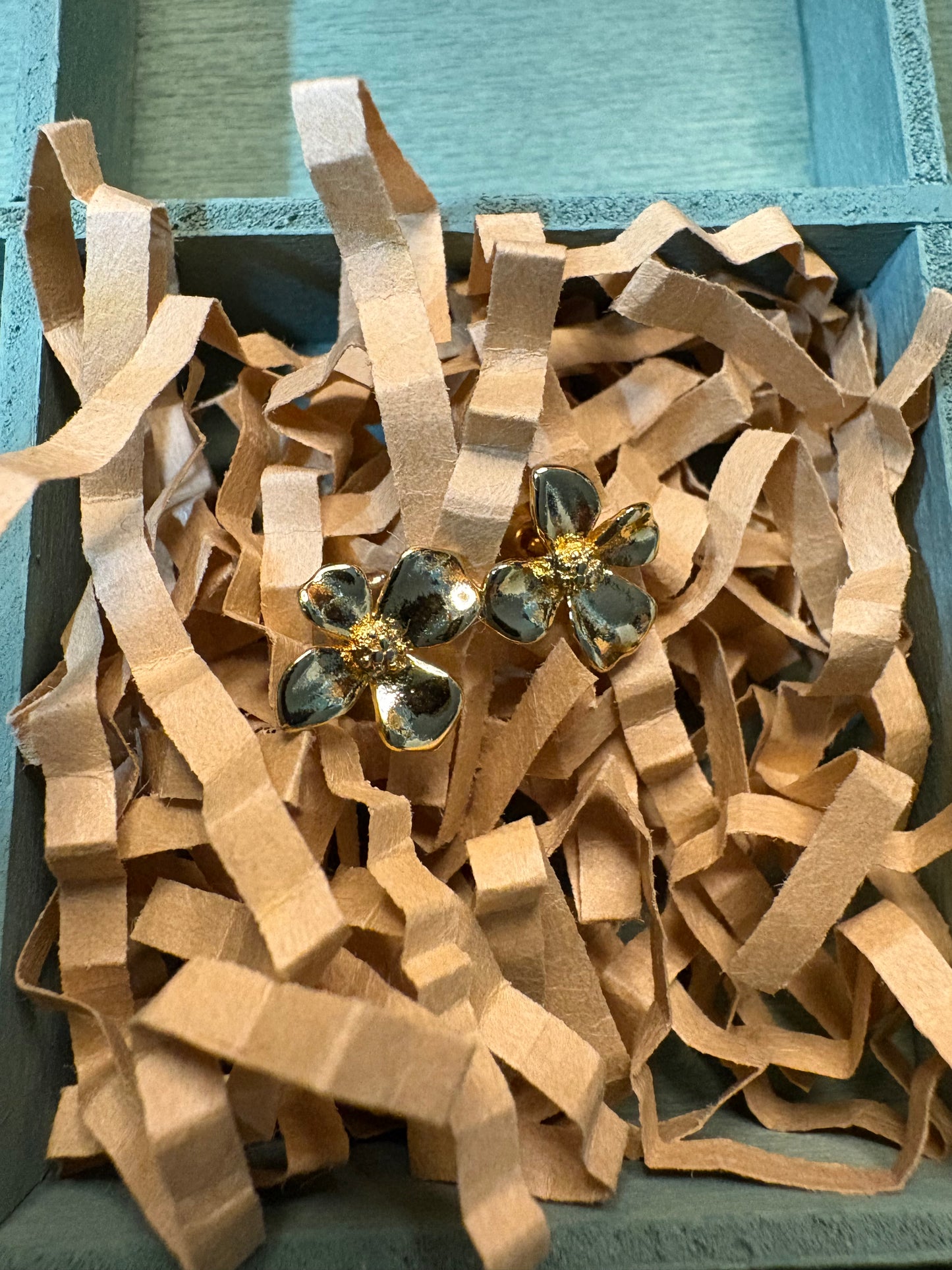 Small Flower Stud Earrings (gold)