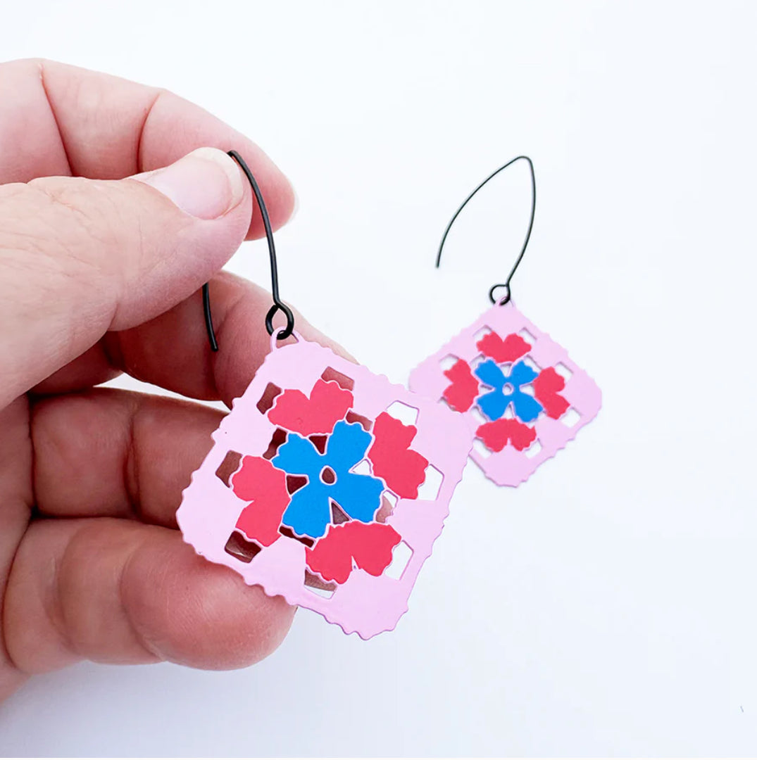 Denz earrings -Midi Granny Square Earrings - Pink/Red/Blue
