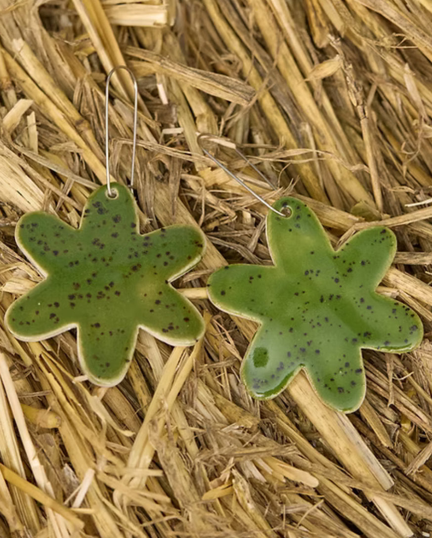 Togetherness Ceramic Flowerburst Earrings - Grass Green