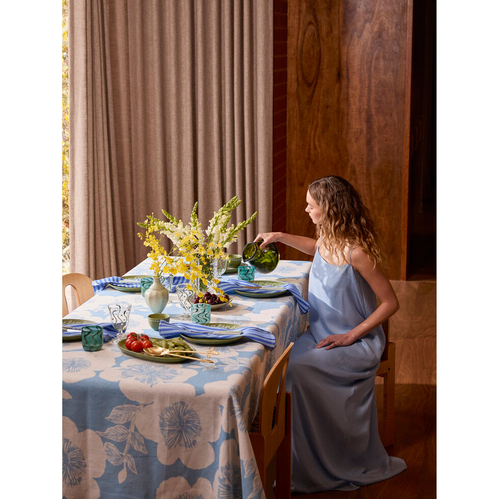 Bonnie and Neil Tablecloth - Jardin Dove