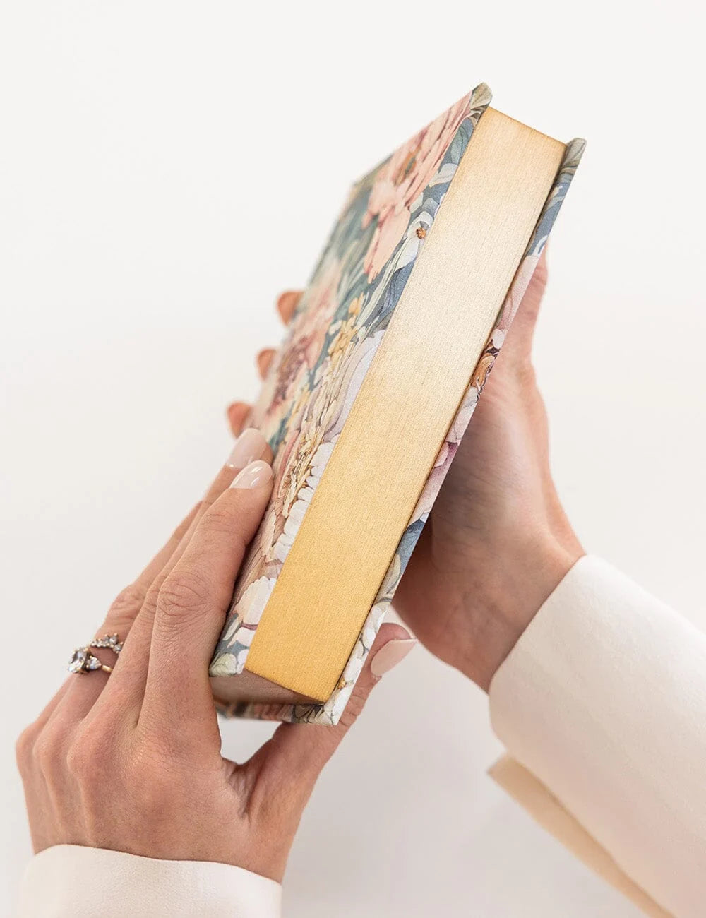 2027 Day to a Page Small Planner - Regency Blooms