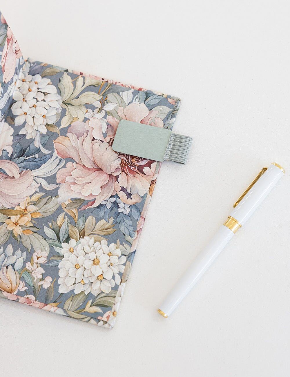 2027 Day to a Page Small Planner - Regency Blooms