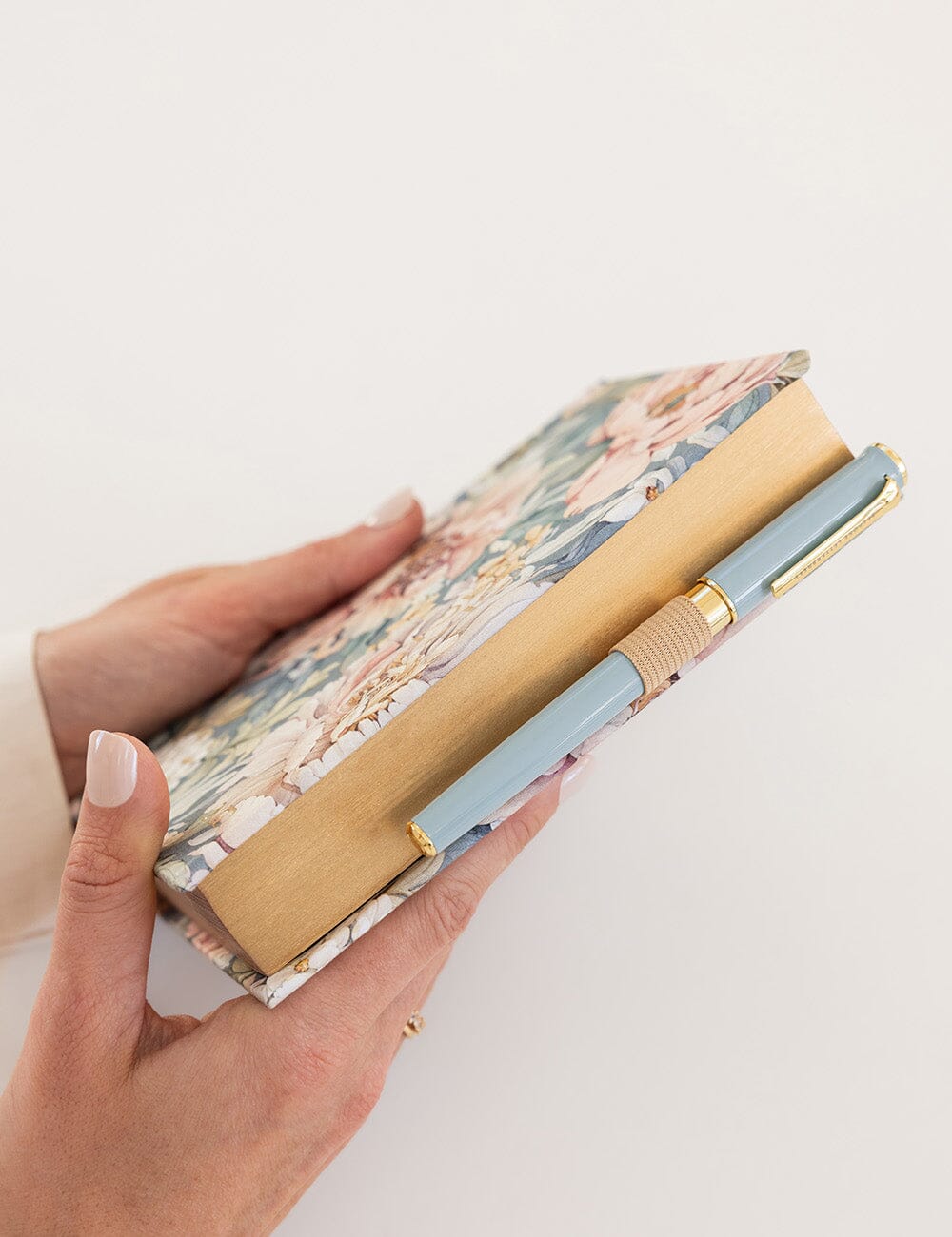 2027 Day to a Page Small Planner - Regency Blooms