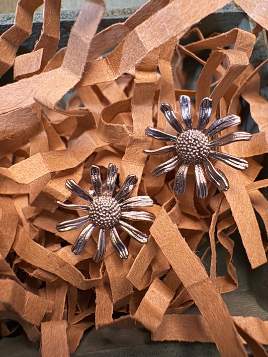 Daisy Stud Earrings (silver)