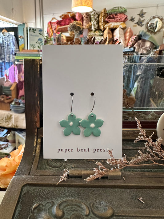 Paper Boat Press Small Flower Hanging Earrings - Green