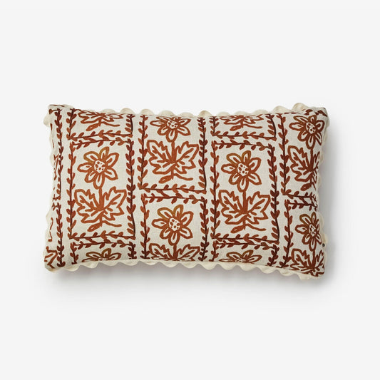 Bonnie and Neil Cushion - Daisy Hazelnut