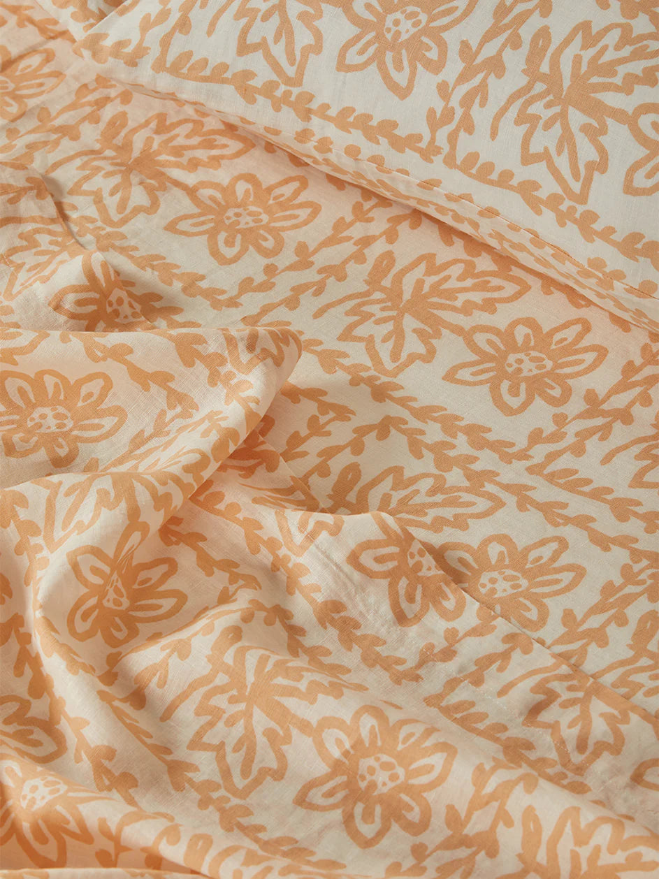 Bonnie and Neil Daisy Buff Fitted Sheet