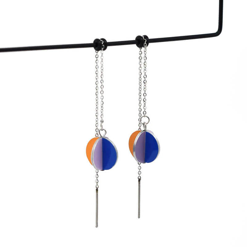 Dear Daisy Pendulum Thread Earrings
