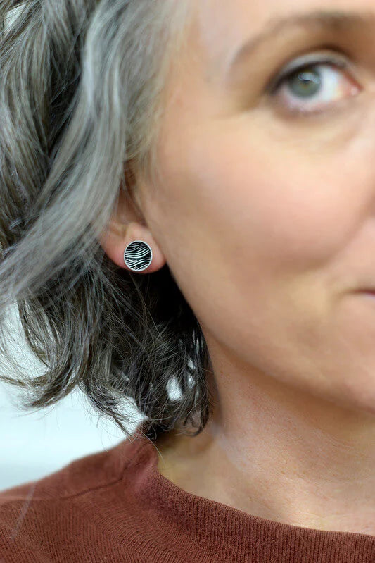 Luscious Leafy Line Domed Studs