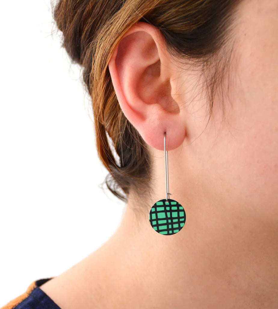 Crosshatched Small Circle Drop Hooks - green