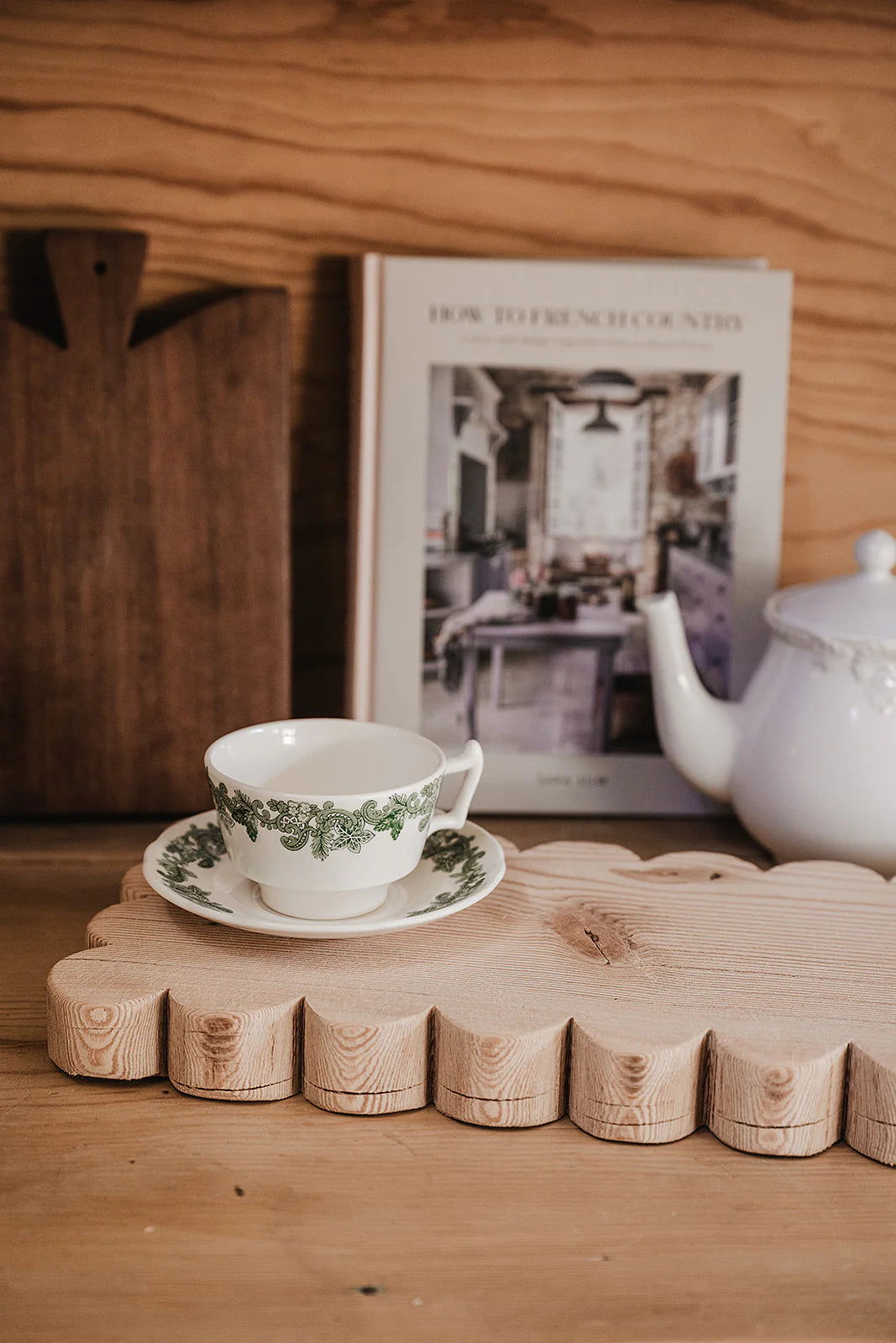 Ivy Alice Vintage Rectangle Scalloped Grazing Board