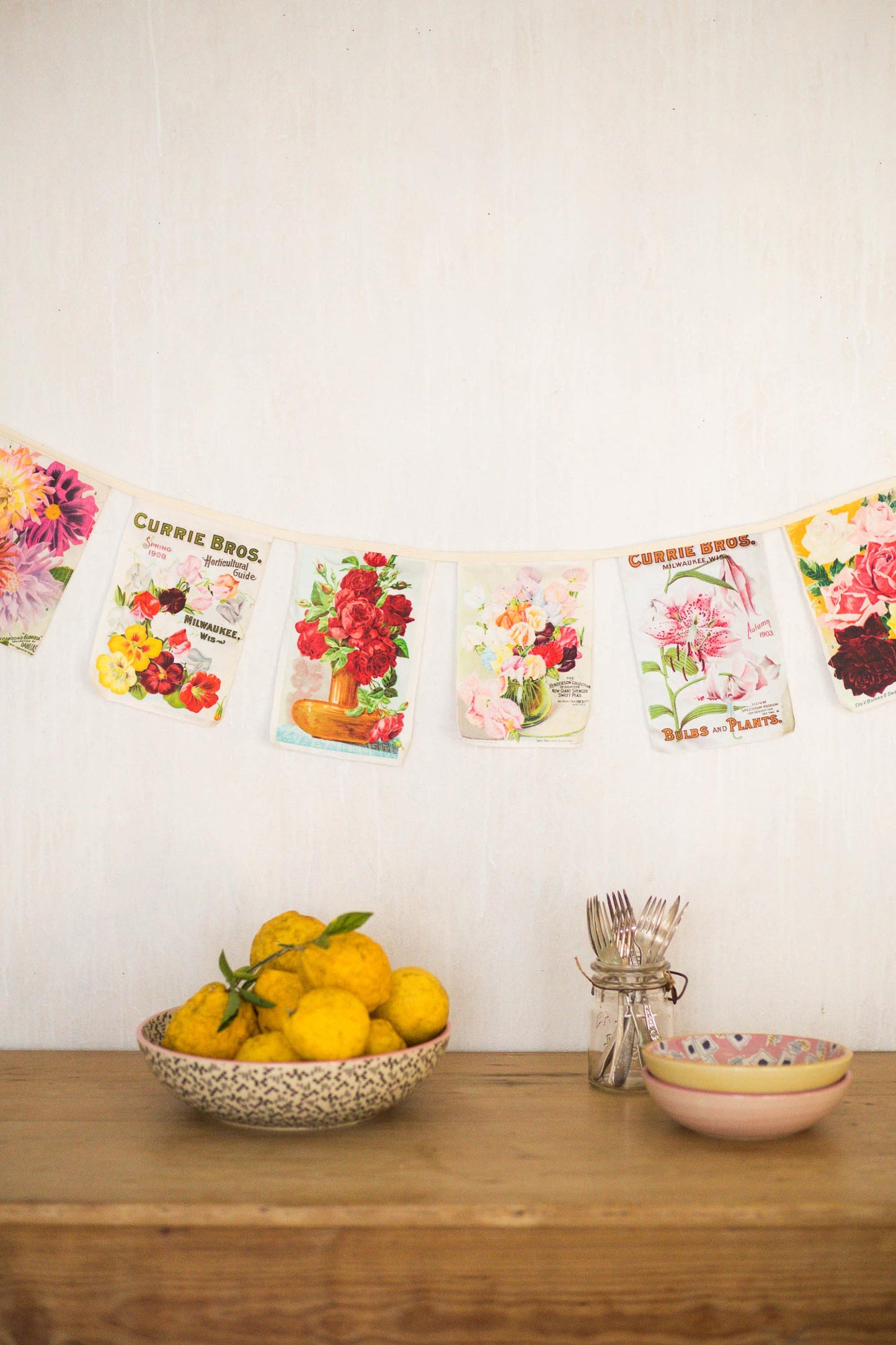 Lazybones Garland - Vintage Flowers