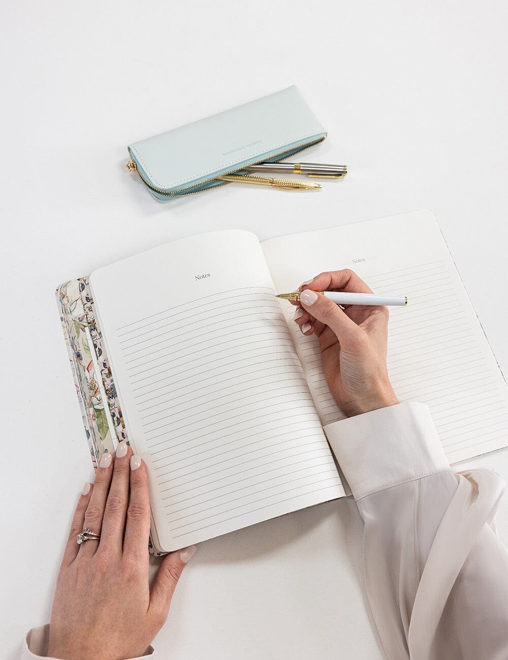 2027 Weekly Calendar Notebook - Promenade