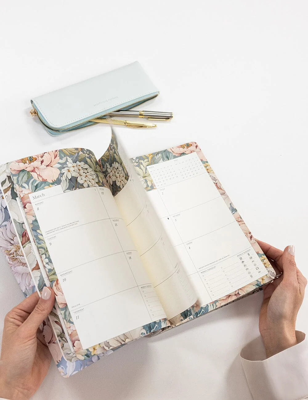 2027 Weekly Calendar Notebook - Promenade