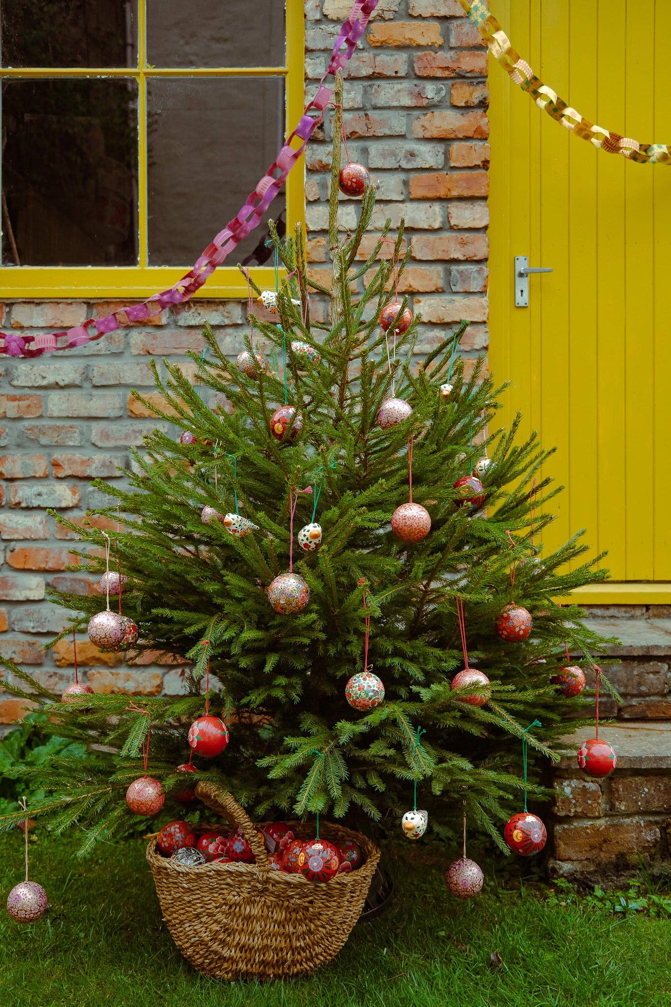 Red Bouquet Bauble